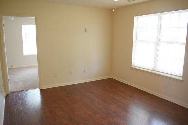 Building Photo - 3008 Thatch Ct