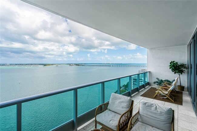 Building Photo - 1331 Brickell Bay Dr