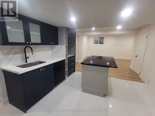 Building Photo - 3 Feltham Rd