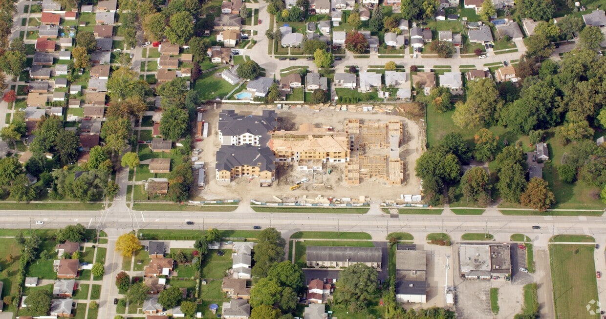 Aerial Photo - Independence Village of Madison Heights