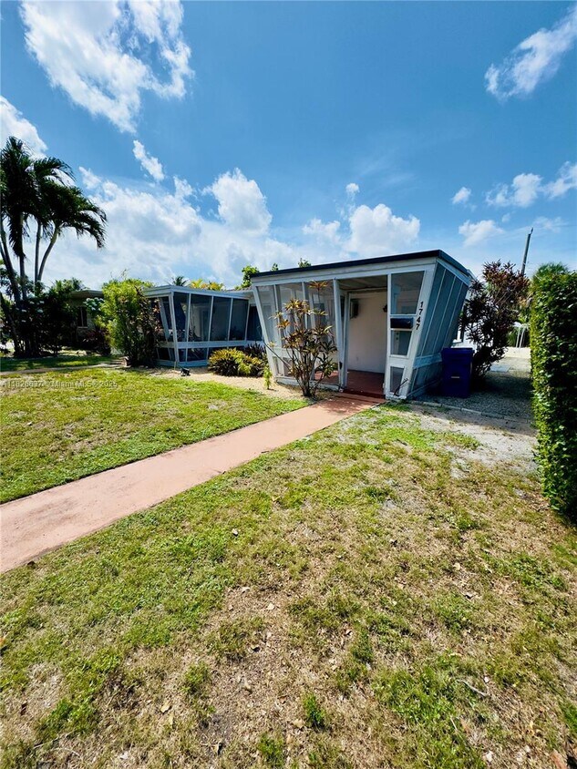 Foto principal - 1747 NE 169th St