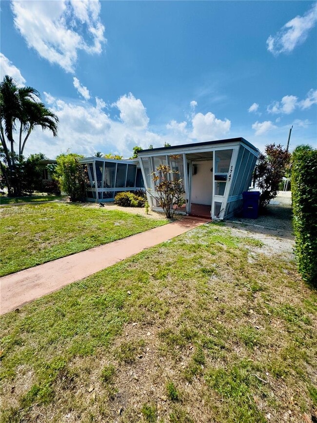 Foto del edificio - 1747 NE 169th St