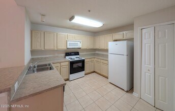 Building Photo - 6076 Maggies Cir