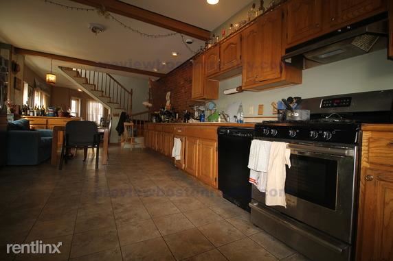 Building Photo - 10 Appleton St