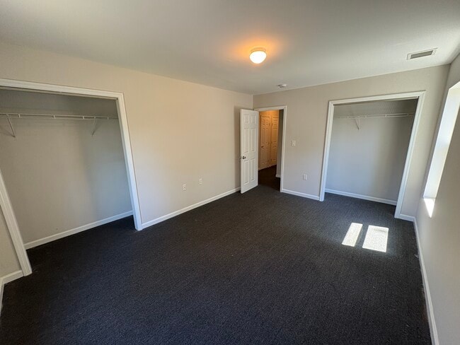 Building Photo - 26 Park Ave