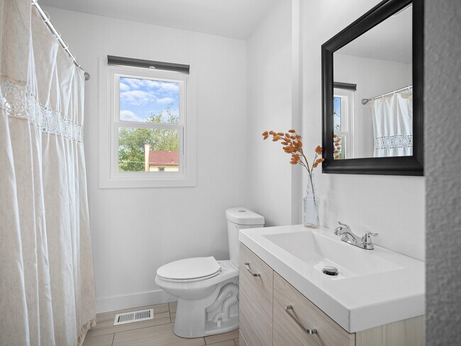 Foto del edificio - 1410 Swift Blvd