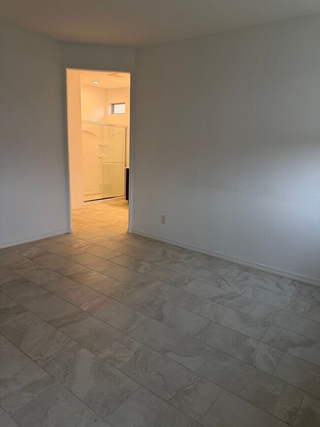 Foto del edificio - 10924 E Texas Ave