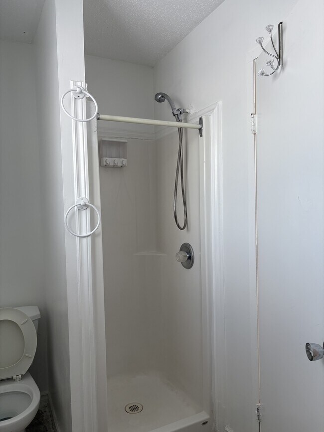 Photo du bâtiment - 5808-5849 49 St