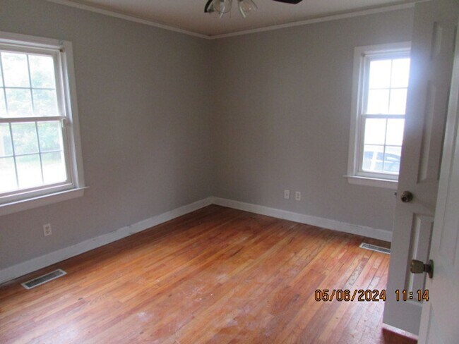 Building Photo - Appliances included