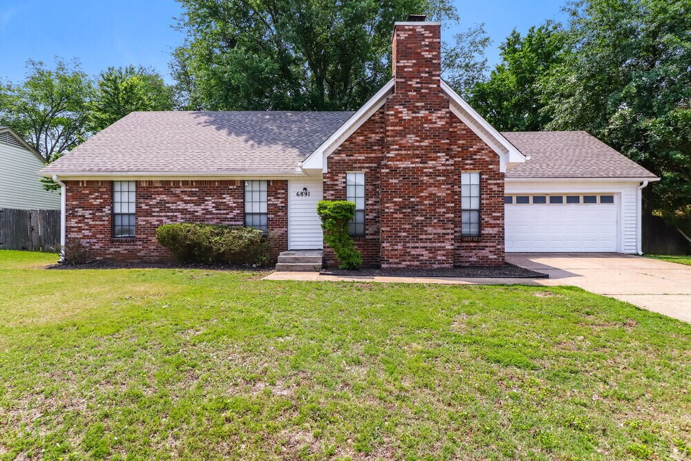 Primary Photo - 6891 Autumnhill Ln