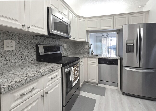 Foto del edificio - 3000 NW 42nd Ave
