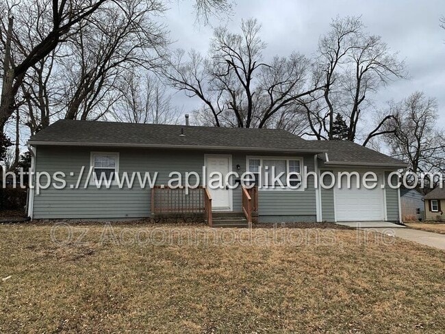 Building Photo - 3601 NE 54th Terrace