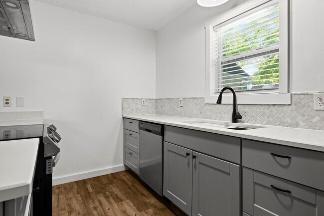 Foto del edificio - Renovated Home For Rent!