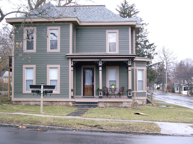 Building Photo - 196 Bristol St