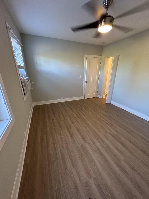 Foto del edificio - 730 Judson Ave