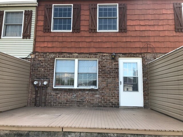Rear Deck - 908 Church St