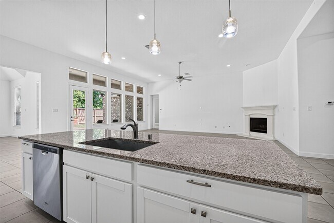 Foto del edificio - 13326 Lake Chesdin Rd