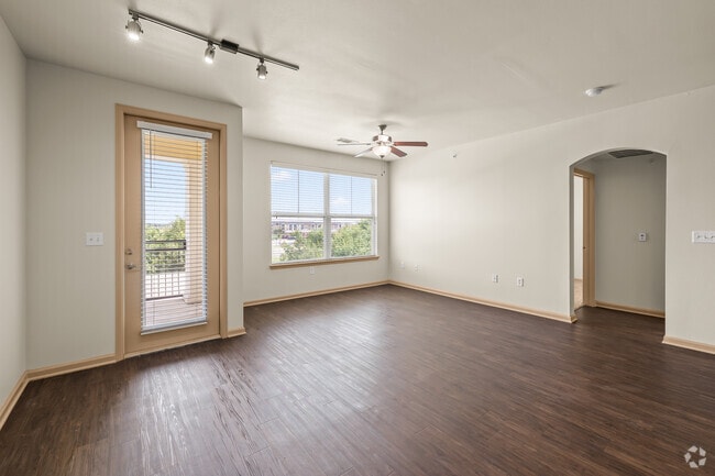 2BR, 2BA - 1,164SF - Living Room - The Reserve at Village Creek