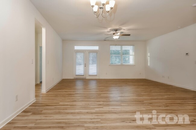 Foto del edificio - 173 Everett Sq