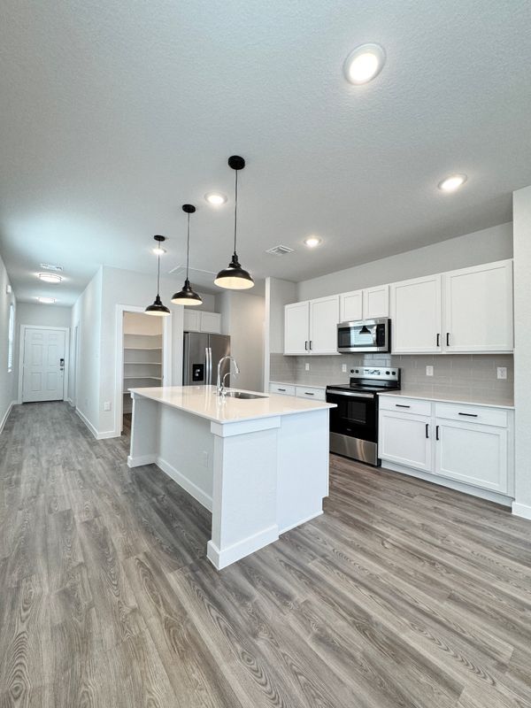 Building Photo - 14702 Emerio Dr