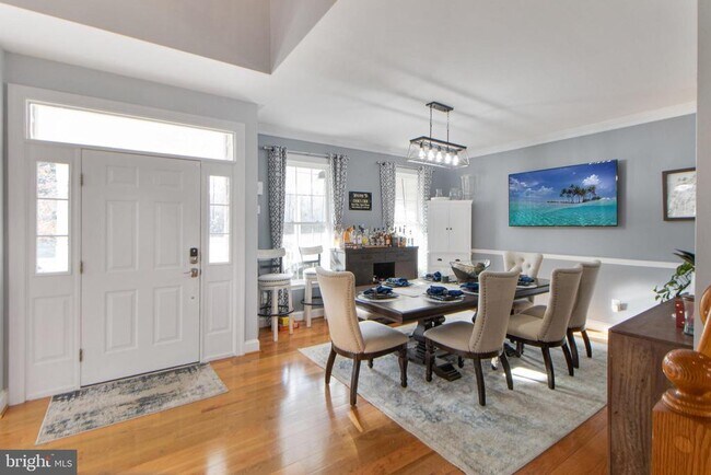 Foto del edificio - 7420 Mayflower Ct