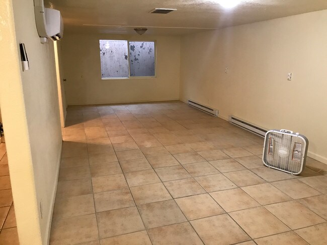 Foto del edificio - 546 S Mesa Dr