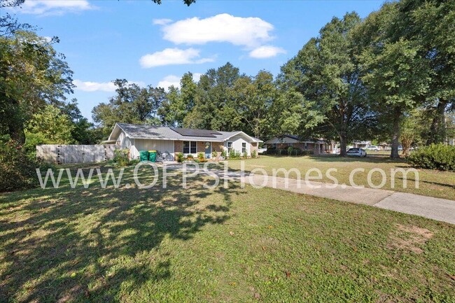 Building Photo - 1303 Sunshine Dr