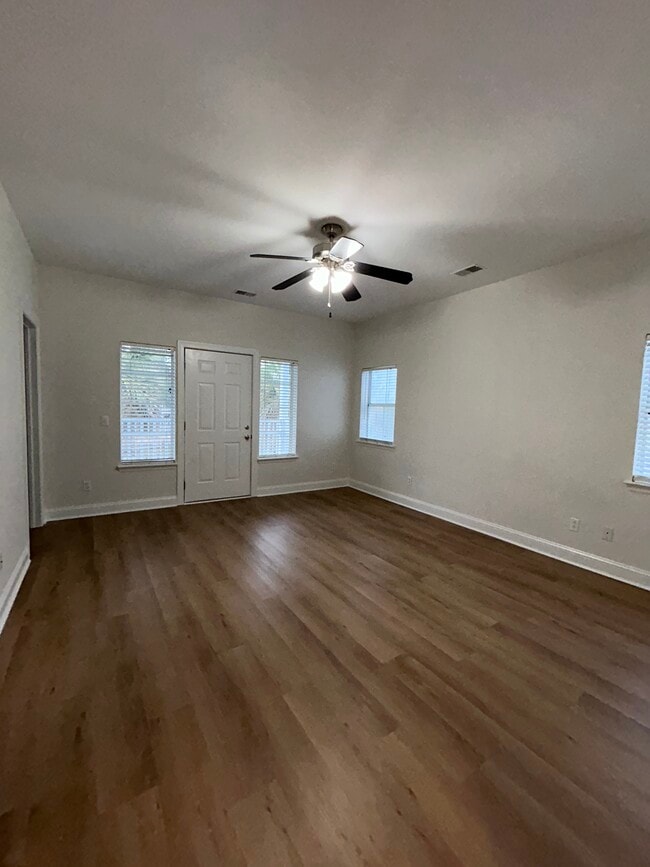 Foto del edificio - 80 Cassandra Ln