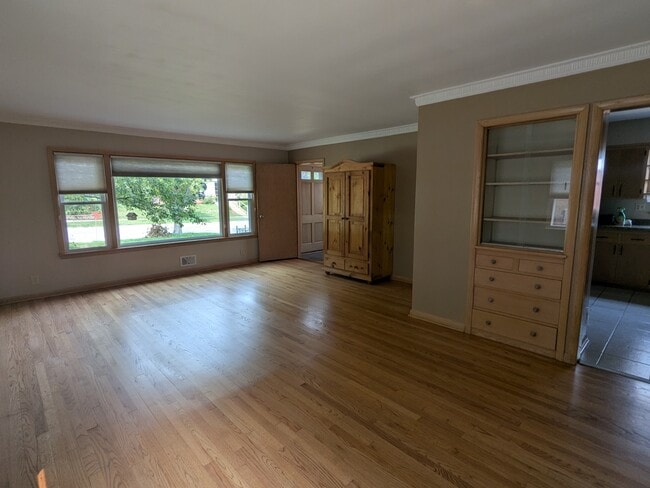 Foto del edificio - 8833 W Hawthorne Ave