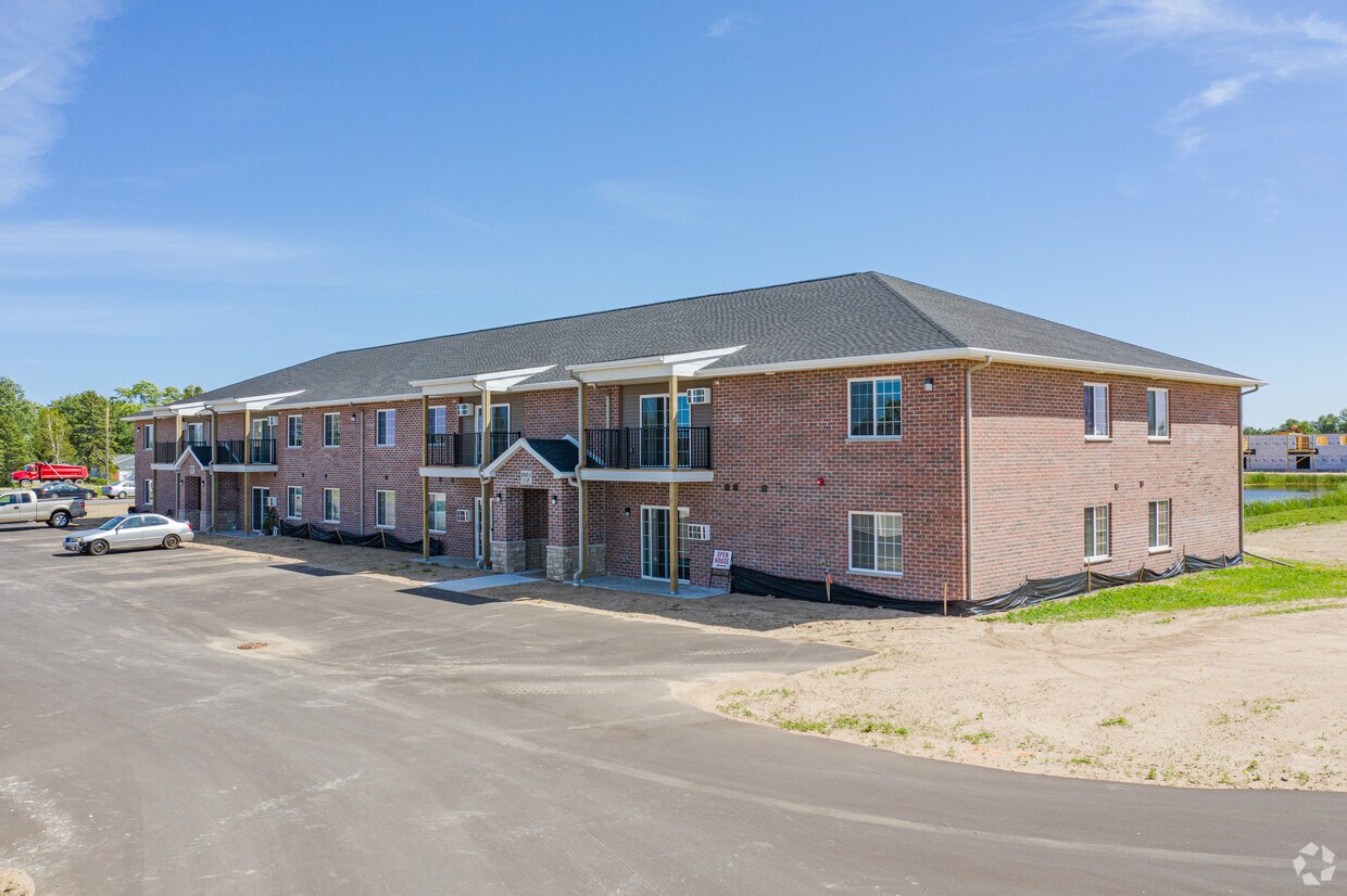 1242 Mountain Bay Dr, Pulaski, WI 54162 Apartments Pulaski, WI