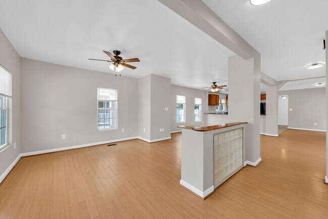 Building Photo - 1009 Elkin St