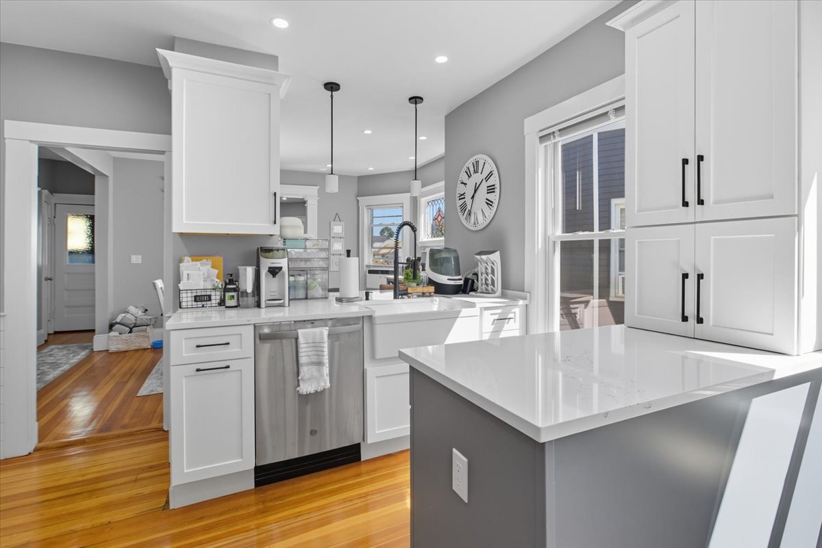 Foto principal - 663 Adams St