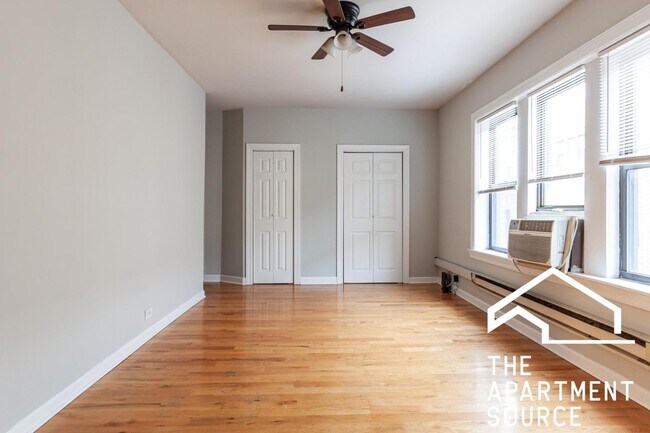 Foto del edificio - 3720.5 N Pine Grove Ave