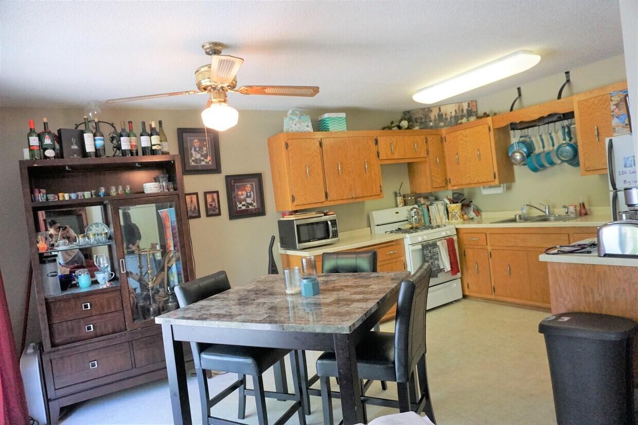 Foto principal - 220 Leighton Dr