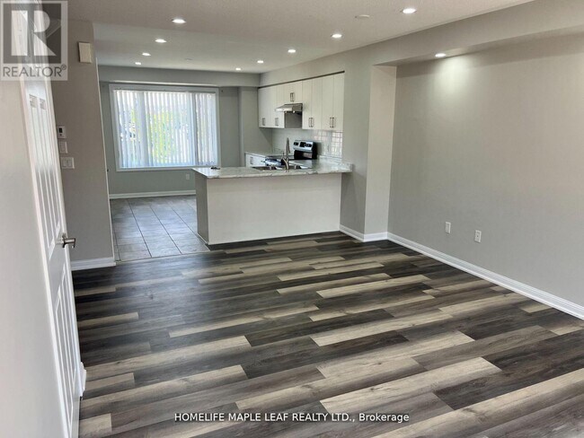 Photo du bâtiment - 1 Beckenrose Ct