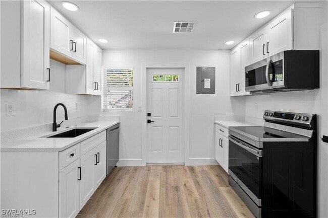 Foto del edificio - 1855 Danford St