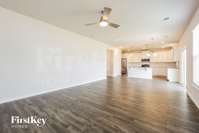 Building Photo - 302 Stonefence Dr