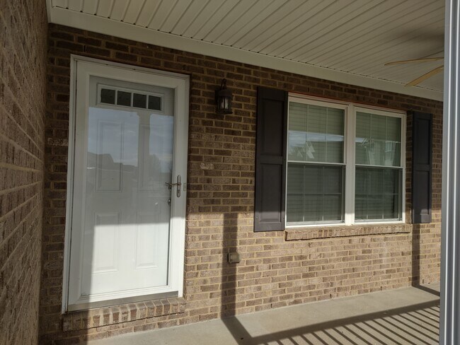 Foto del edificio - 434 Paisley Ct