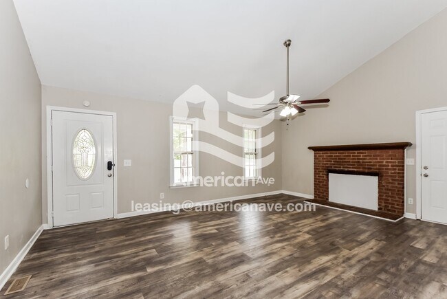 Foto del edificio - 325 Greensprings Dr