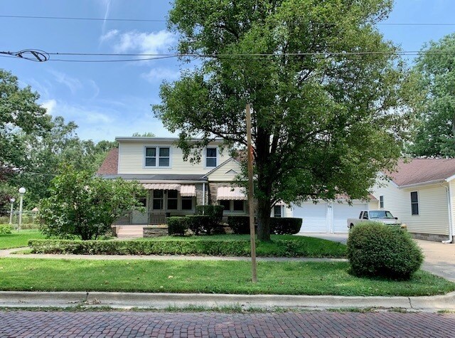 Primary Photo - 602 E Illinois St