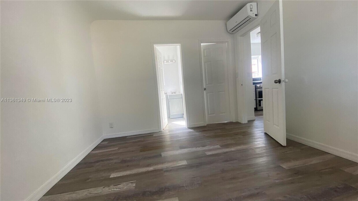 1947 Buchanan St Unit 18, Hollywood, FL 33020 Room for Rent in Hollywood, FL