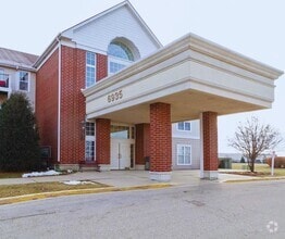 Building Photo - 6935 70th Ct
