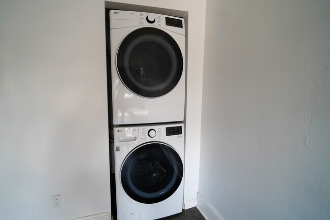 Building Photo - 2260 24th St