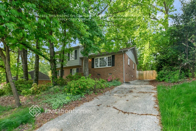 Building Photo - 929 Eaglewood Ave