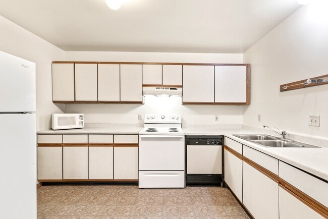 Building Photo - 1029 Ridge Dr