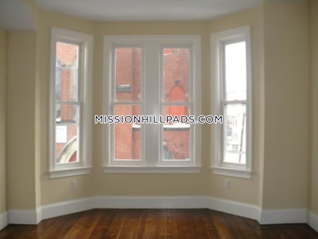 Building Photo - 735 Parker St