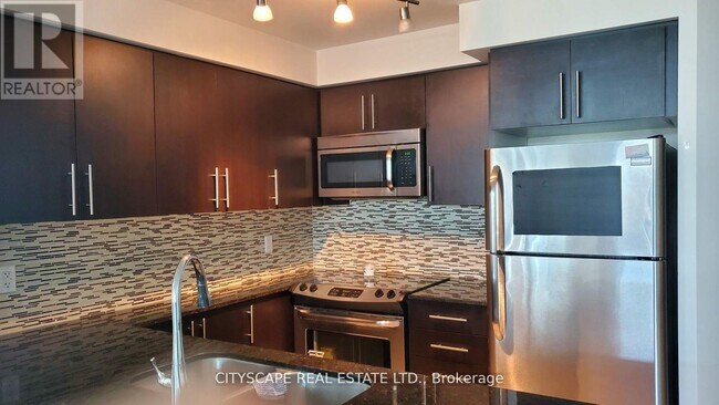 Building Photo - 525 Wilson Ave