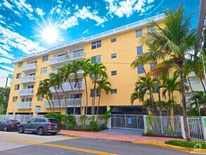 Building Photo - 1357 Collins Ave
