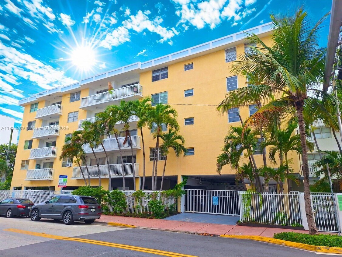 Foto principal - 1357 Collins Ave