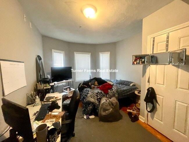 Building Photo - 48 Derby St